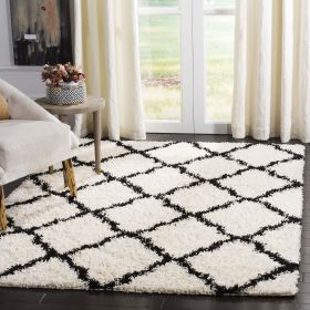 Daley Geometric Plush Shag Area Rug (shape: round, size: 6'x6'round)